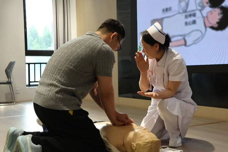 "保定责任"莲池区职工健康工程走进企业开展自主与互助健康服务 健康